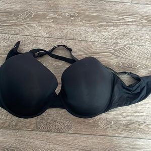 Victoria Secret gently used bra size 38 DD with adjustable straps in the back.